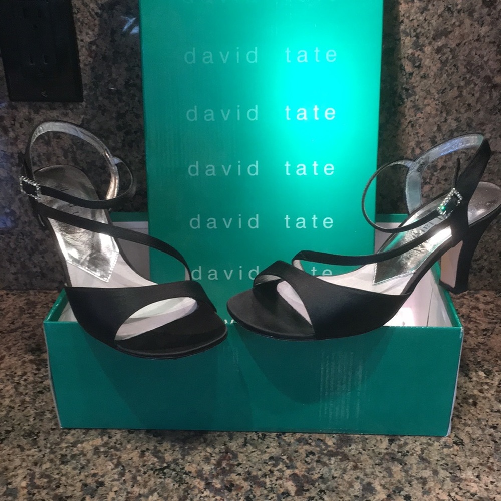 David Tate Women's Black Strappy Heels. Beautiful dressy sandals, size 6 wide.